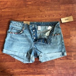 H&M NWT | denim shorts with pocket detailing